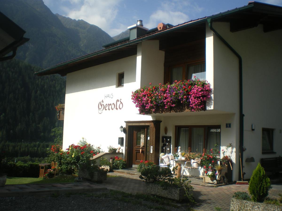 Haus Gerold Hotel Oetz Buitenkant foto